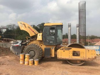 9e71e80cdbf749119ffd942a5e3773f8