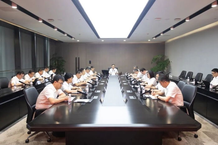 b5db77390f9042c4bbe56405558f70c4